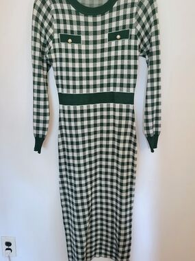 Green and White Gingham Long Sleeve Knit Dress